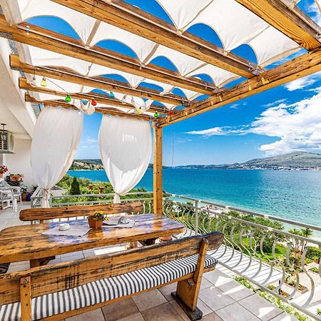 2 Bedroom Beautiful Apartment In Okrug Gornji Trogir Eksteriør bilde