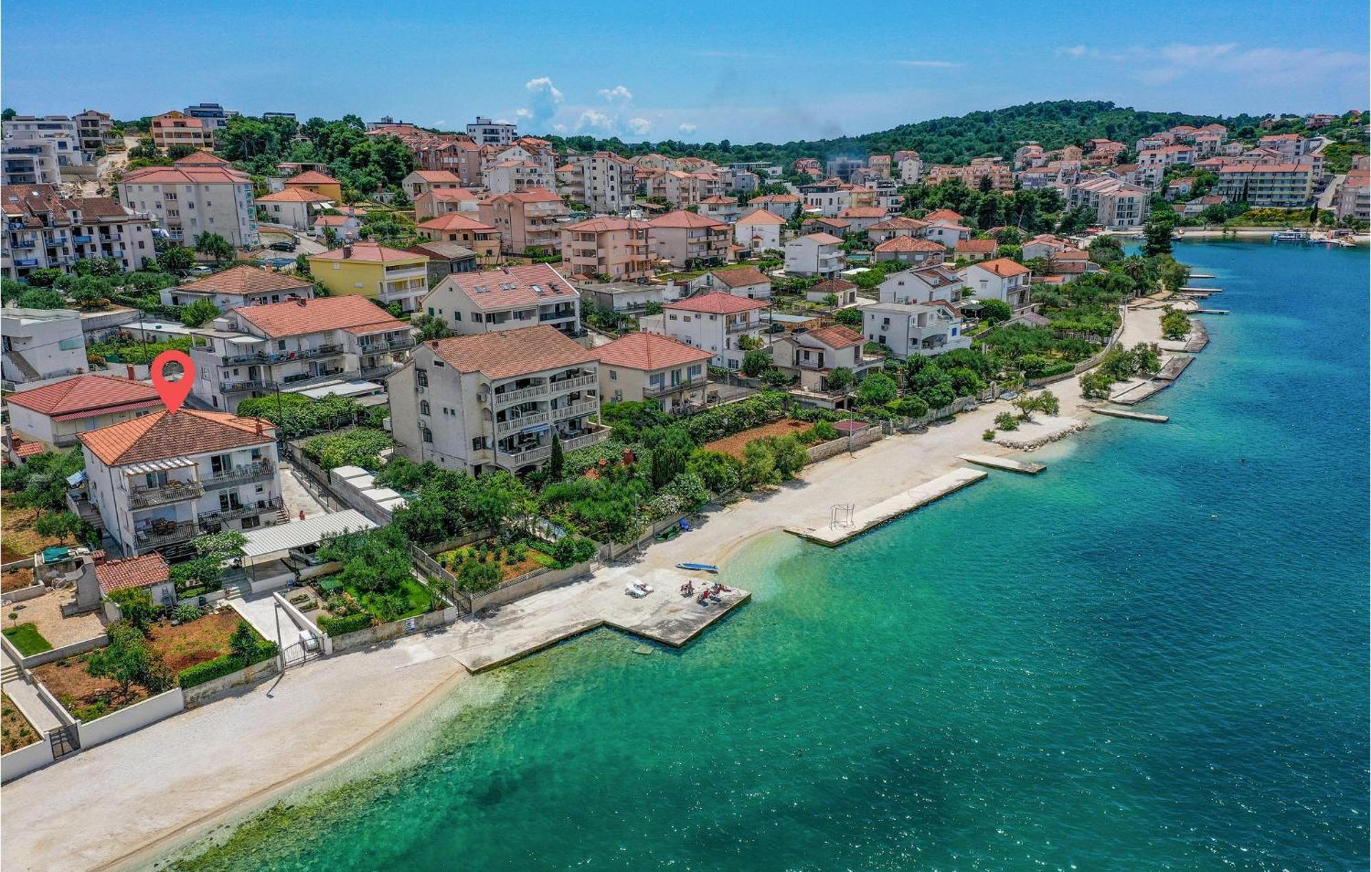2 Bedroom Beautiful Apartment In Okrug Gornji Trogir Eksteriør bilde